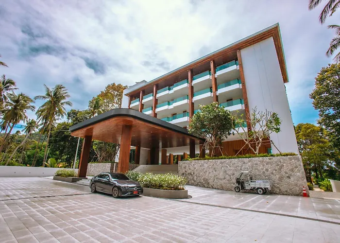 Luxtalay Khanom Hotel